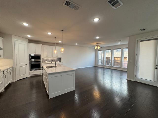 Foto del edificio - 633 Somerset Dr