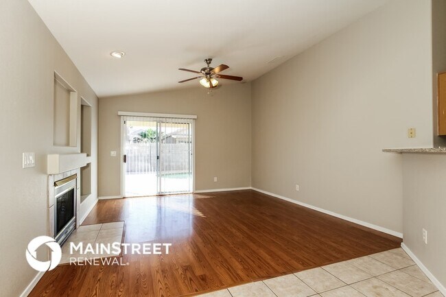 Foto del edificio - 7351 W Eugie Ave