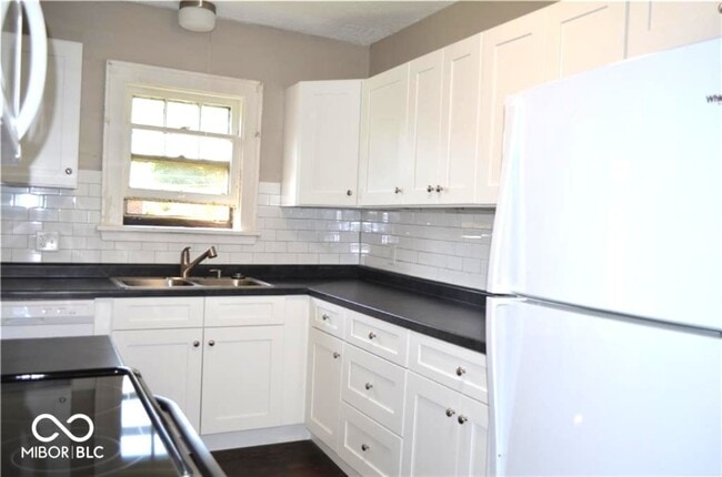 Building Photo - 1302 Shannon Ave