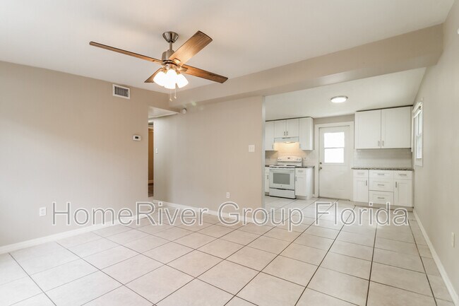 Foto del edificio - 9401 84th St