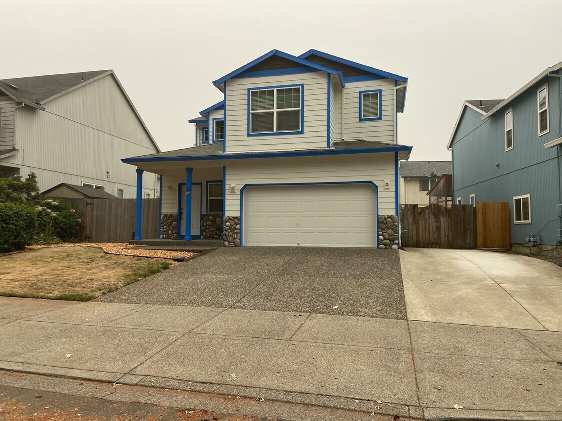 Foto principal - 3 Bedroom with Office/Bonus Room Located n...