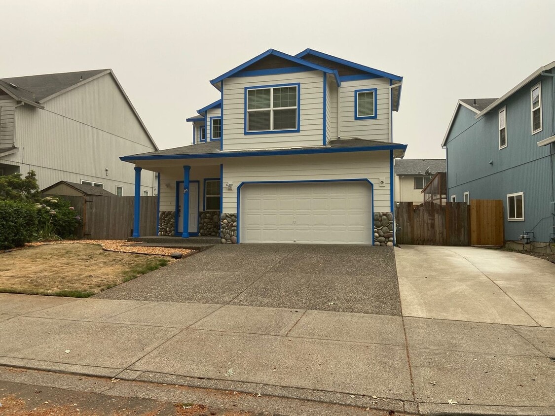 Primary Photo - 3 Bedroom with Office/Bonus Room Located n...