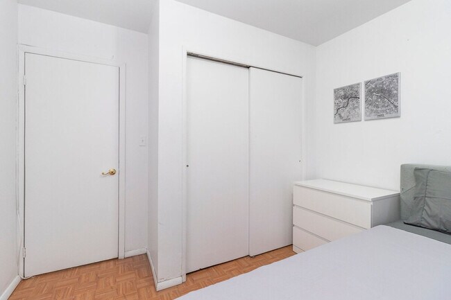Building Photo - 155 E 92nd St