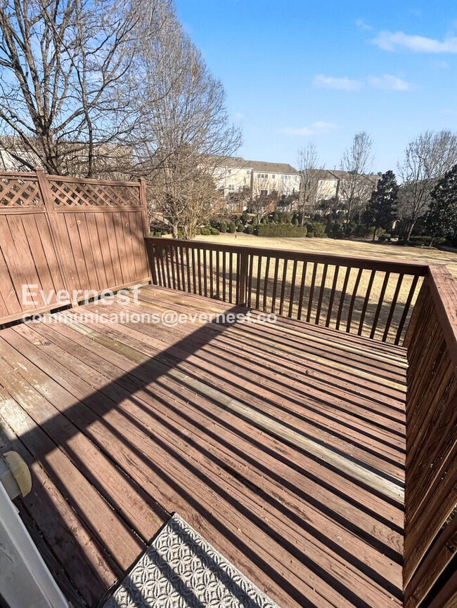 Building Photo - 8730 Macedonia Lake Dr