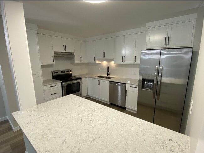 Building Photo - 4728 Uplands Dr
