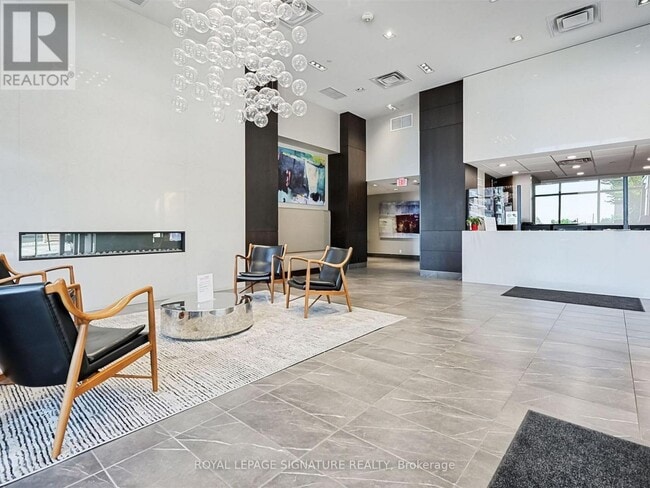 Building Photo - 10 Park Lawn Rd