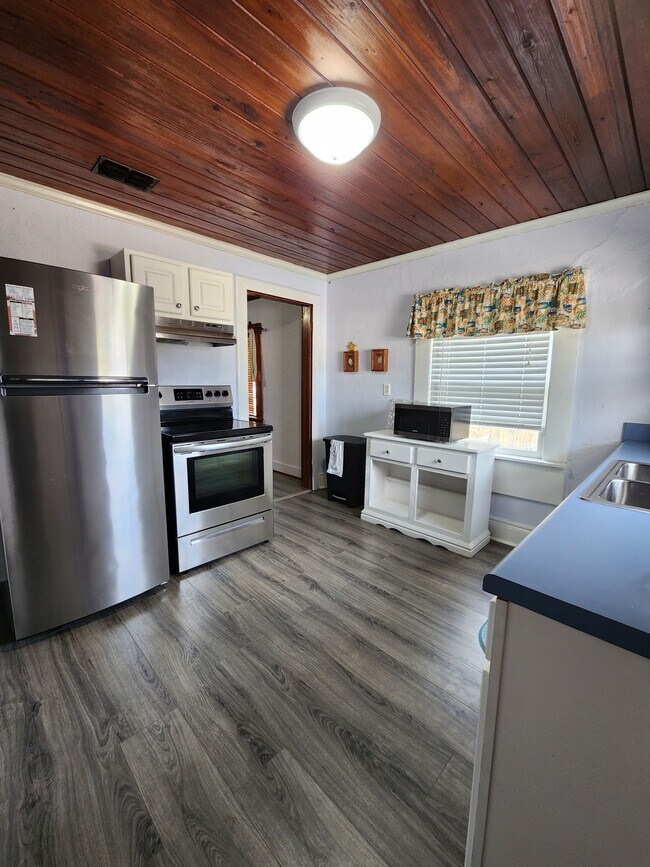 Foto del edificio - 5410 Sunset Ave