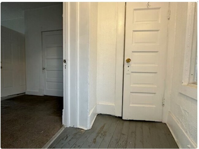 Building Photo - 2237 Broadway St