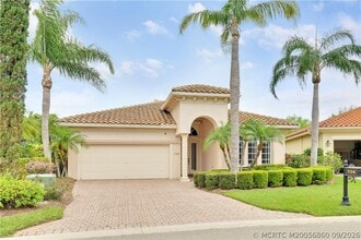 Building Photo - 736 SW Pebble Ln