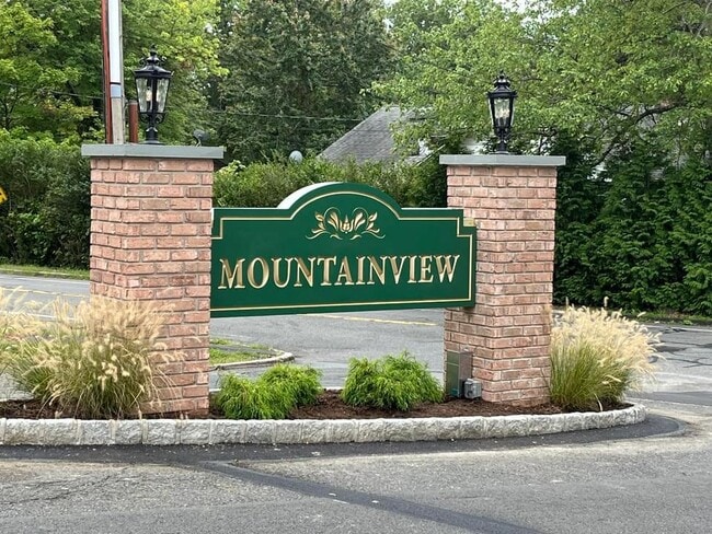 Foto del edificio - 483 Sierra Vista Ln