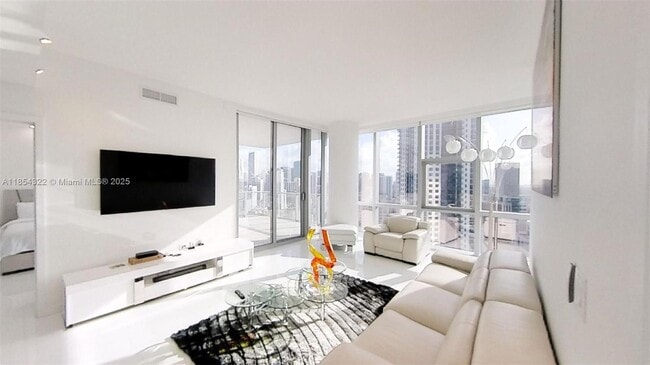 Foto del edificio - 851 NE 1st Ave
