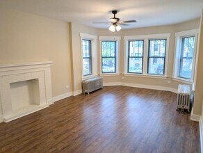 Building Photo - 6455 N Hoyne Ave