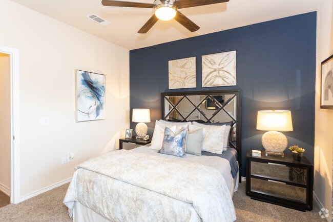 2BR 2BA - 989 SF - Residence at Midland