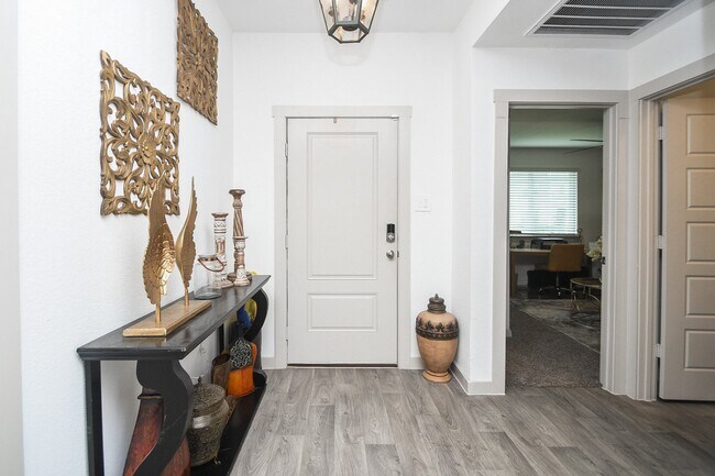 Building Photo - 7723 Golden Rubia Ln