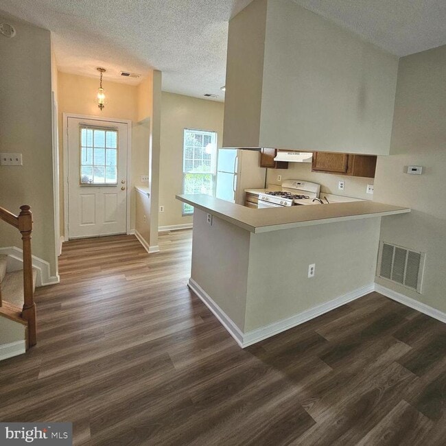 Building Photo - 7235 Parson's Ct