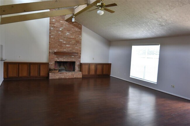 Foto del edificio - 3018 Arrowhead Dr