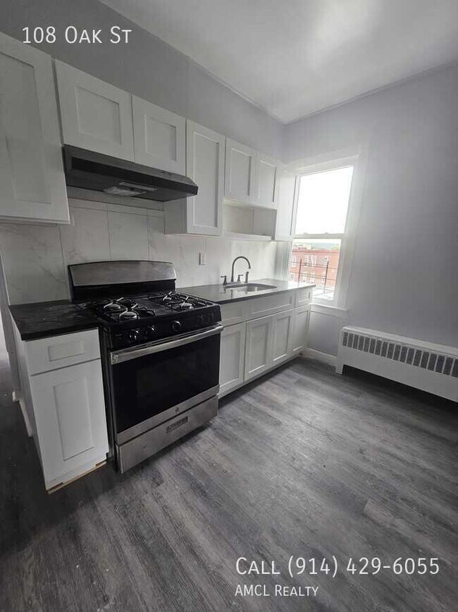 Foto del edificio - 108 Oak St