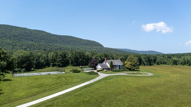 Building Photo - 84B N Undermountain Rd