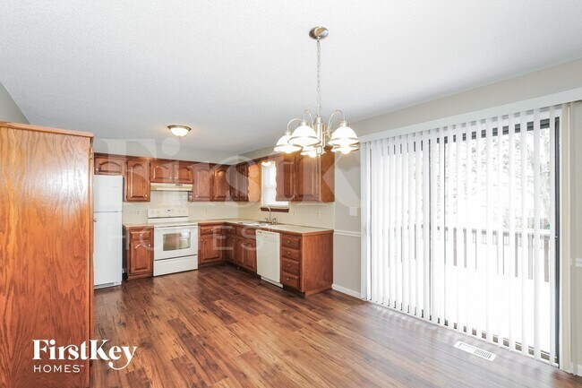 Foto del edificio - 2116 NE Cromwell St