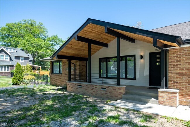 Building Photo - 10600 Lake Ave