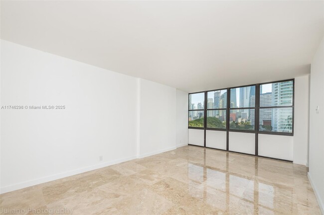 Building Photo - 1901 Brickell Ave