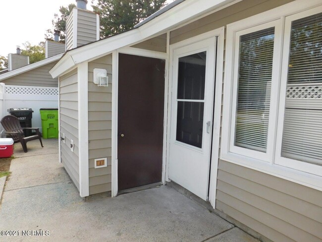 Building Photo - 1537 College Way