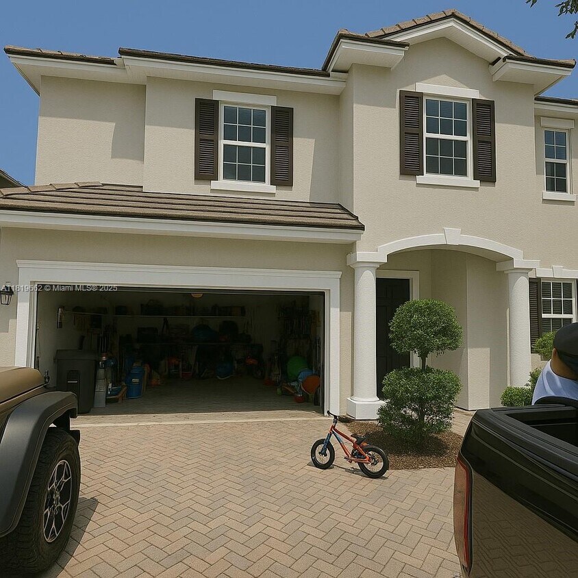 Foto principal - 2028 SW 16th Terrace