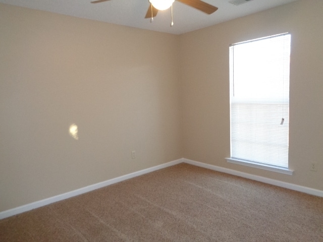 Building Photo - 7864 Parkmont Dr