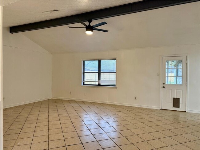 Building Photo - 2305 Buchanan Dr