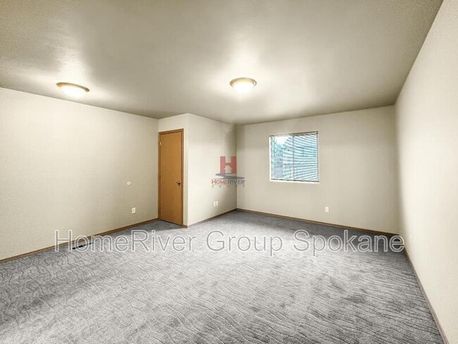Building Photo - 2716 N Fox Rd