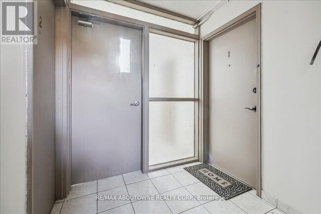 Building Photo - 2350 Queensway Dr