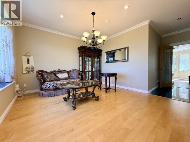 Photo du bâtiment - 968 Burnwood Ave