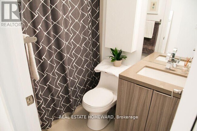 Photo du bâtiment - 150 Broadview Ave