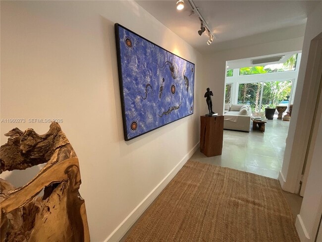 Building Photo - 2485 Inagua Ave