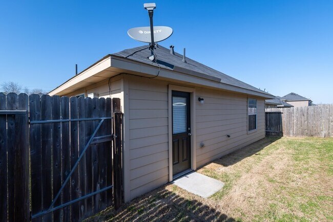 Building Photo - 2318 Kolby Way