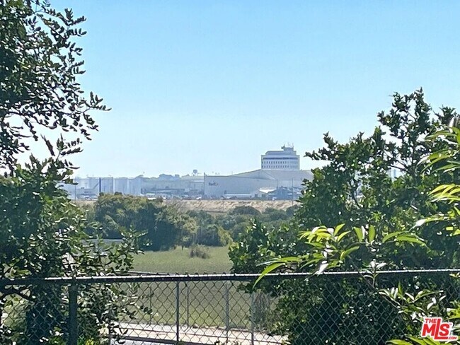 Foto del edificio - 7777 W 91st St