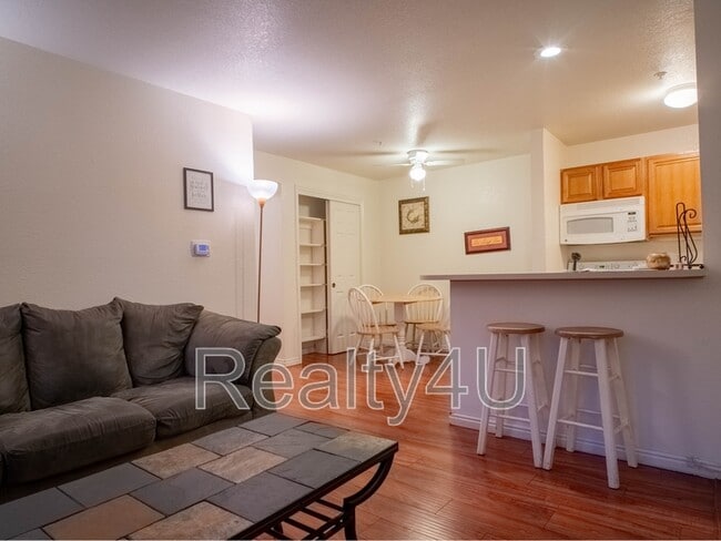 Building Photo - 108 W 1230 N St