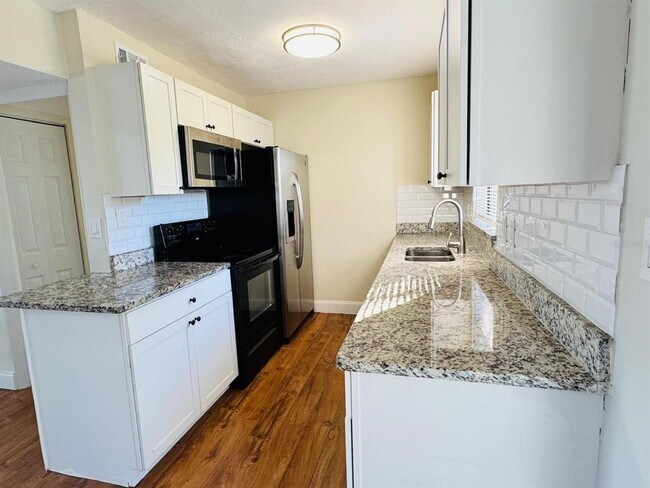 Foto del edificio - 7024 Moderna Way