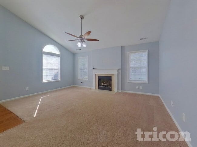 Foto del edificio - 212 Brookstone Dr