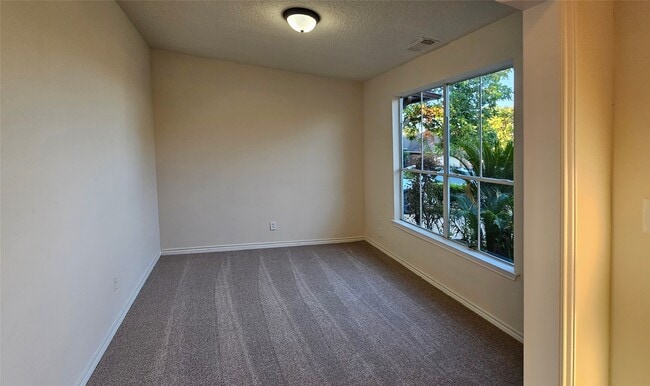 Building Photo - 2202 Cherry Hill Ct