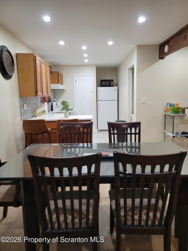 Building Photo - 353 Saunders Dr