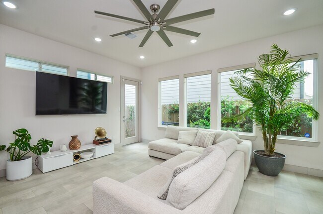 Foto del edificio - 7905 Rock Rose St