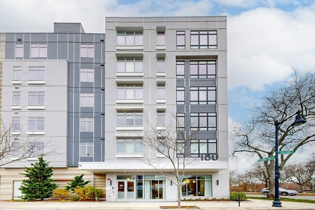 Building Photo - 180 Telford St