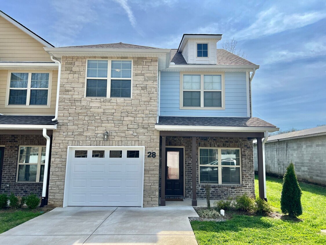 Primary Photo - 3 Bed, 2.5 Bath Townhome w/ 1 Car Garage