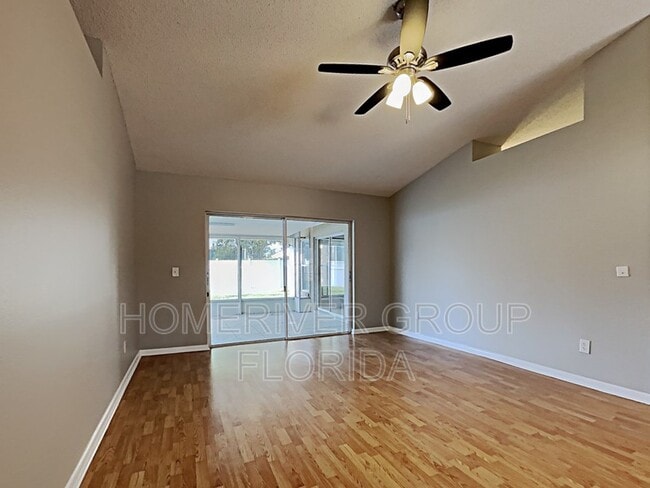 Building Photo - 10414 Tara Dr