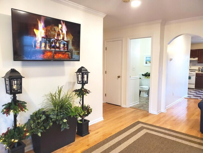 Building Photo - 39 Nash Pl