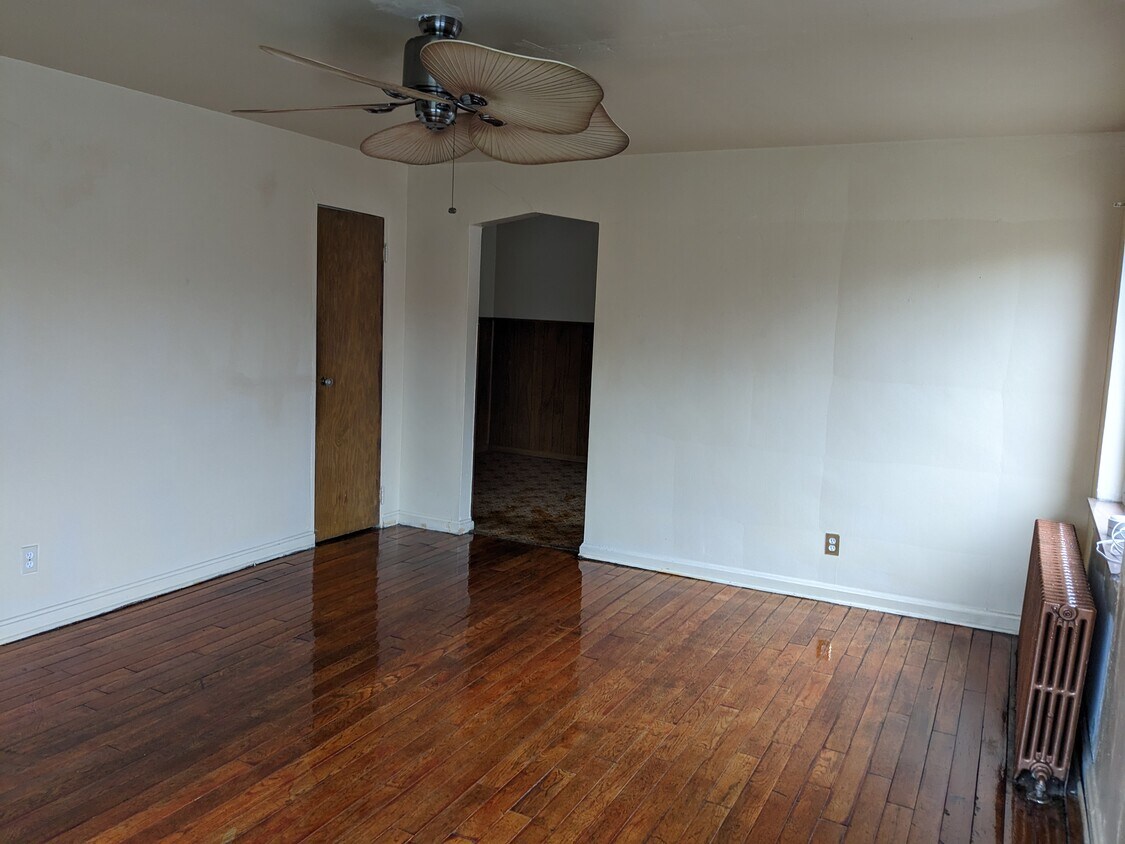 Foto del edificio - 7740 Stillwell Rd