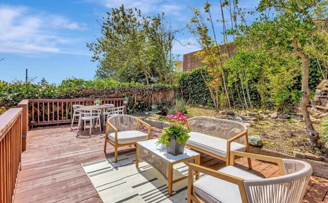 Foto del edificio - West Portal: Immaculate Home w/yard, garag...