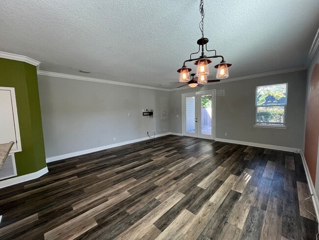 Building Photo - 2697 E Washington St