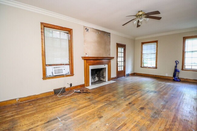 Building Photo - East Campus House For Rent